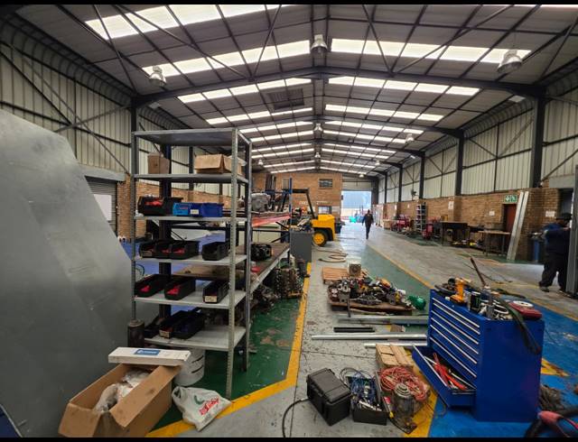 720M² WAREHOUSE TO LET IN RAND LEASE